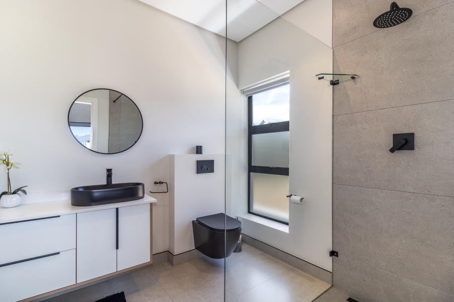 6 Bedroom Property for Sale in Pearl Valley at Val de Vie Western Cape